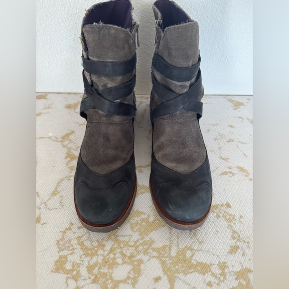 🔥🔥FINAL CLEARENACE 🔥🔥 MORENATOM Gray and Black Mix Leather Boots - Picture 3 of 10